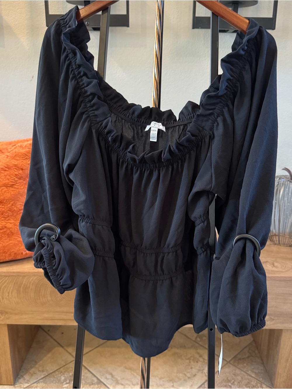 sofia by sofia vergara Black Ruffle-Neck Peasant Blouse